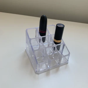 Sminkhållare  - Jätte fin sminkförvaring i akryl! Ren! köparen står för frakten✨🦋 3 för 2!