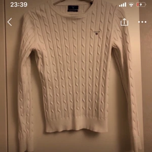 Gant dam - Gant kabelstickad , använd ett fåtal gånger. Köpt på Johnells. Rökfritt hem. 