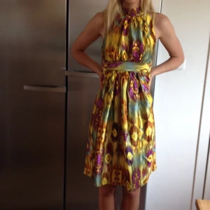 Klänning från By Malina  - Använd enstaka gånger, storlek M men är som en storlek S. 