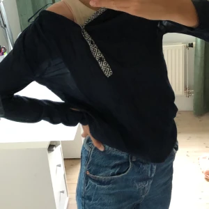 Söt blus - Säljer denna söta blus från soaked! Jättefin till sommaren. Frakt tillkommer📦