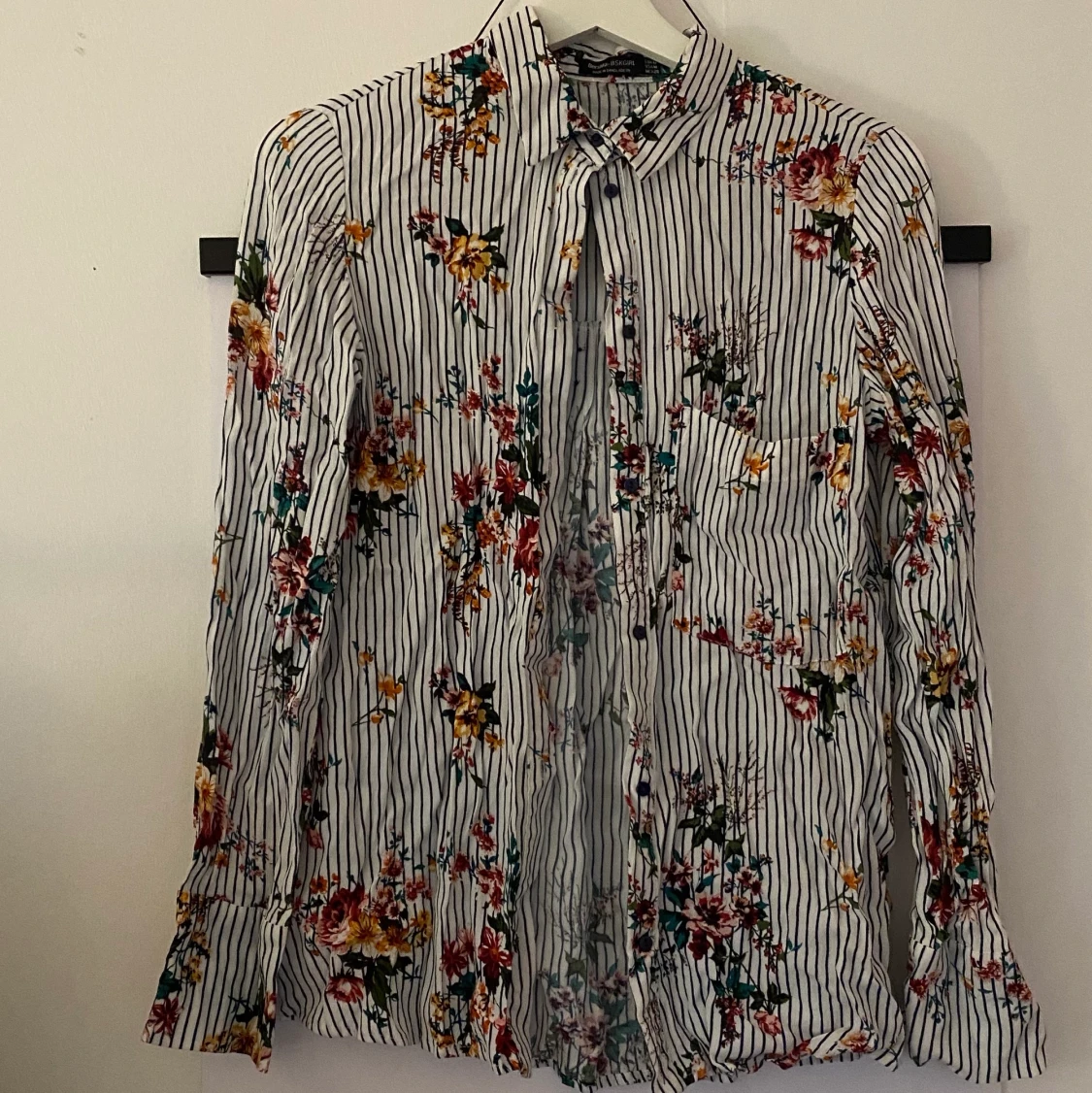 Blommig skjorta 