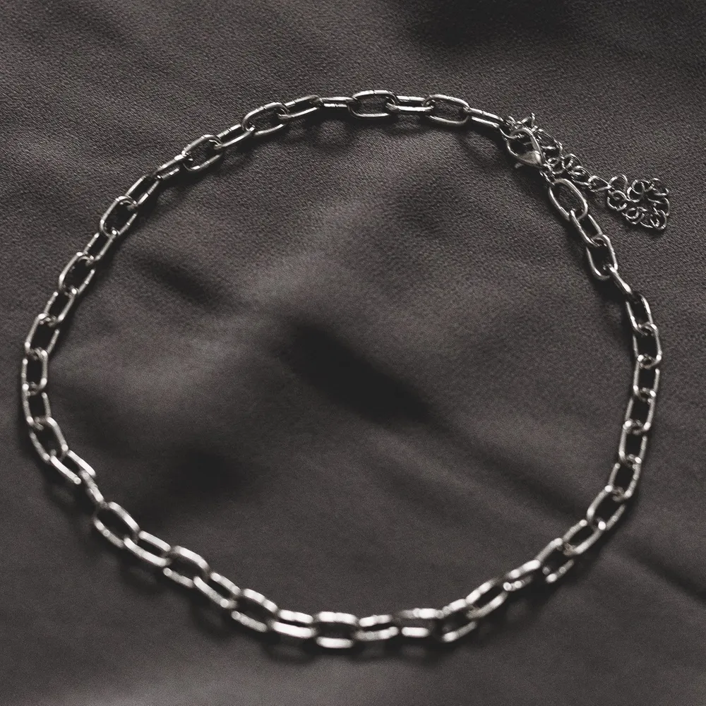 Nu lanserar jag blandannat detta halsband från det nya kollektionen från mitt företag ZOHIO Jewelry. Välldigt unikt och snyggt halsband, kan vara betydelsefull och därför även perfekt som gåva 💝 Endast ett begränsat antal säljs för detta pris!!. Accessoarer.
