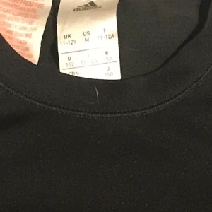 Adidas tröja  - Strl 152 