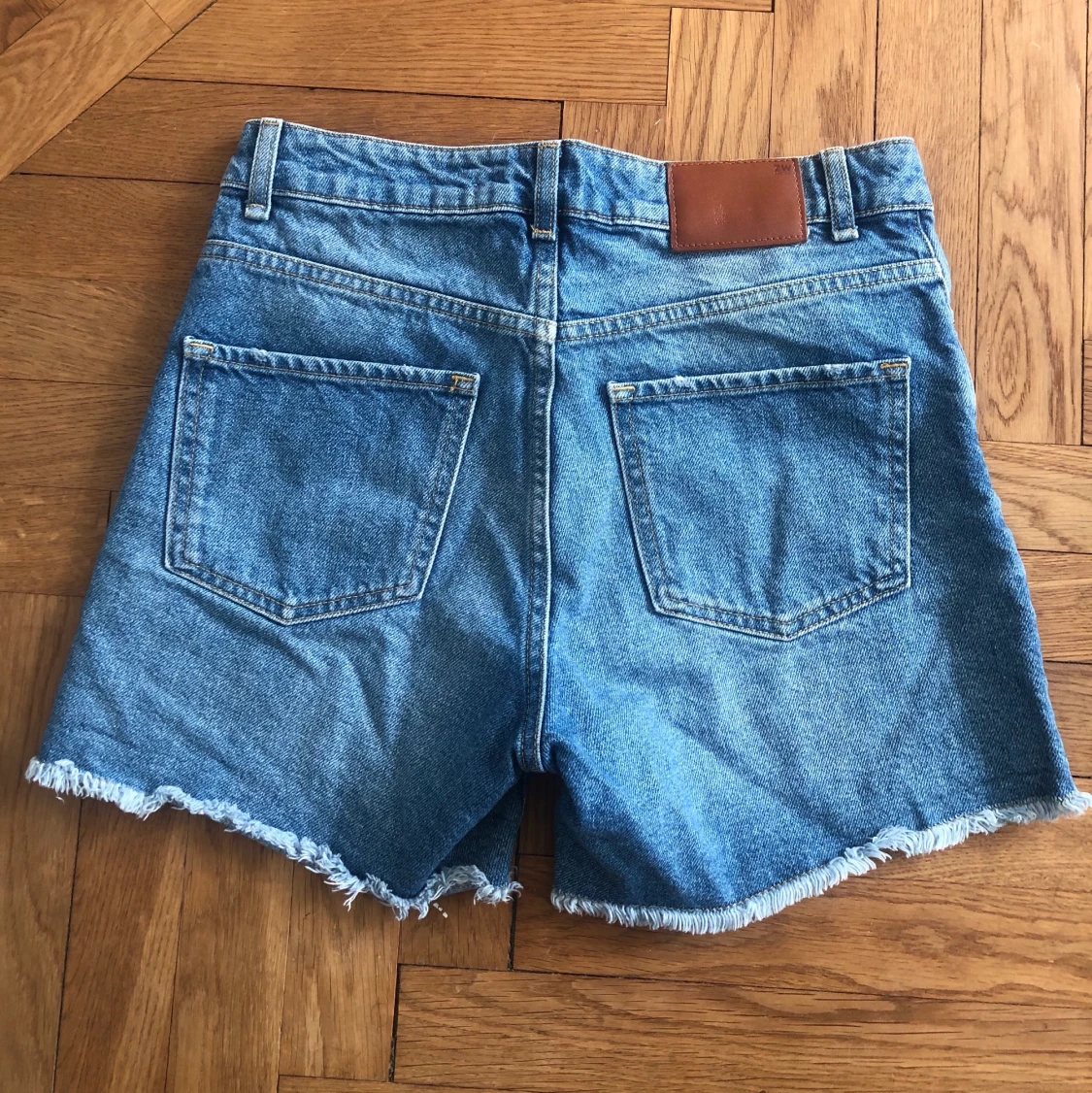 Zara jeansshorts strl 34 - 91