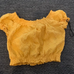 Gul magtröja - Sommrig magtröja🌞 strlk: XS pris: 150kr