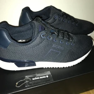 Björn Borg sneakers strl 42 - Helt nya , endast testade. Storlek 42. 