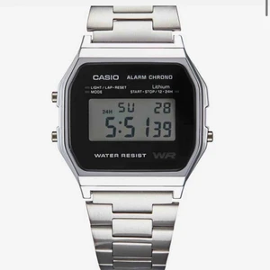  - Säljer min fett snygga klocka från casio, jag säljer den då den inte kommer till användning. 