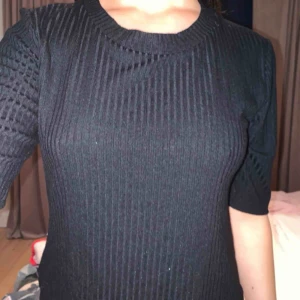  - Topp / T-shirt från crocker i storlek s! Använd ett fåtal gånger, lappen är bortklippt pågrund av skav! Fraktar eller möts i Göteborg🥰