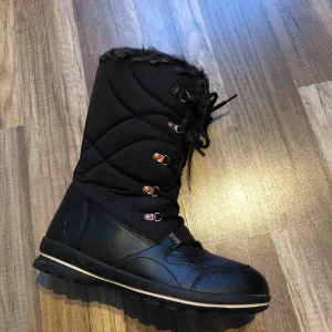  - Fina vinterskor endast anv 1 vinter. Waterproof 