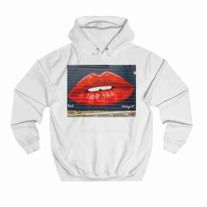  - Säljer denna jättefina hoodie från the cool elephant. Den är i gott skick. Köparen står för frakten