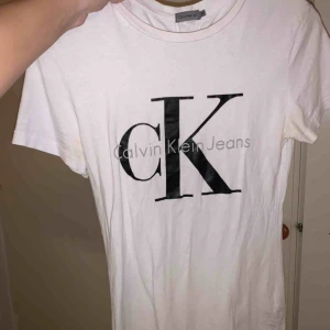  - Ck tröja köpt på zalando för 499kr. Använd 1 gång. Kan diskutera pris & kan även frakta :) 