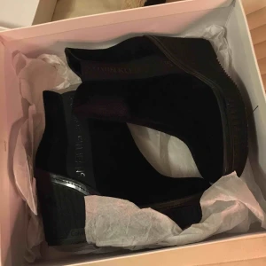  - Calvin Klein. Nya och oanvända. 