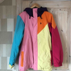  - Häftig skidjacka! Skriv för bilder på.