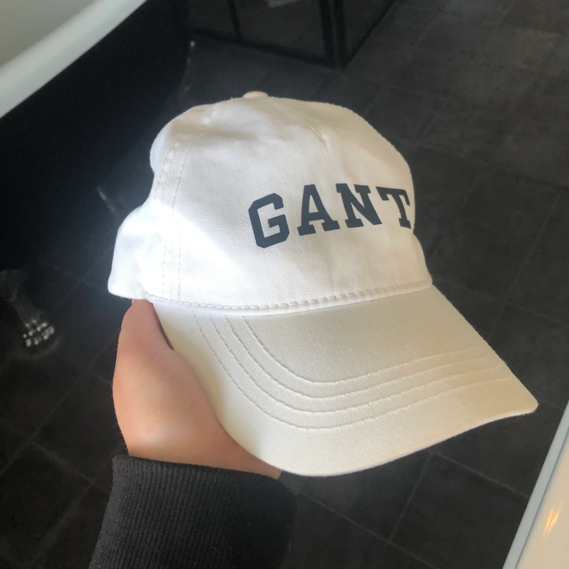 Vit keps från Gant - 90