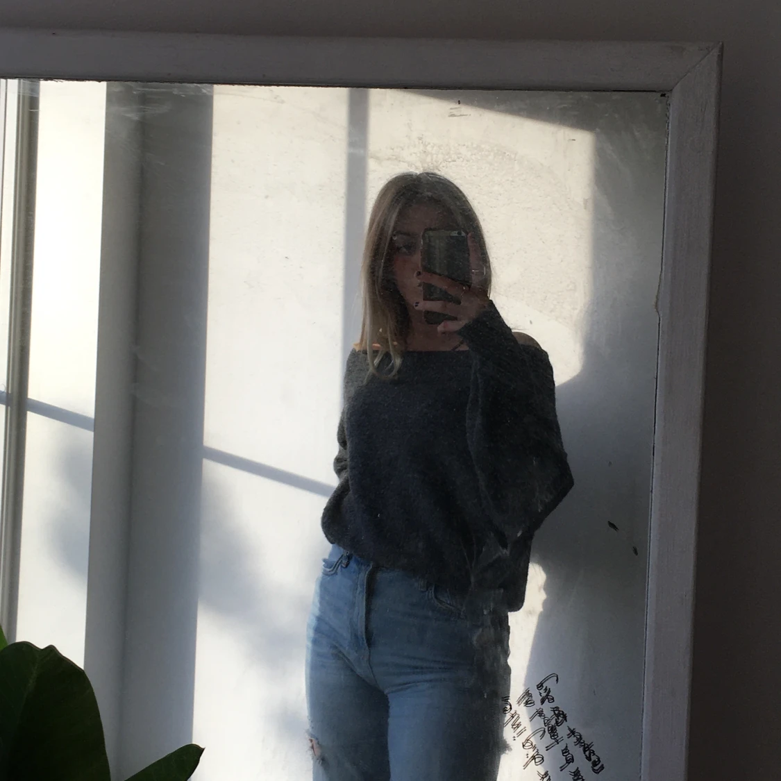 GRÅ OFFSHOULDER - 90