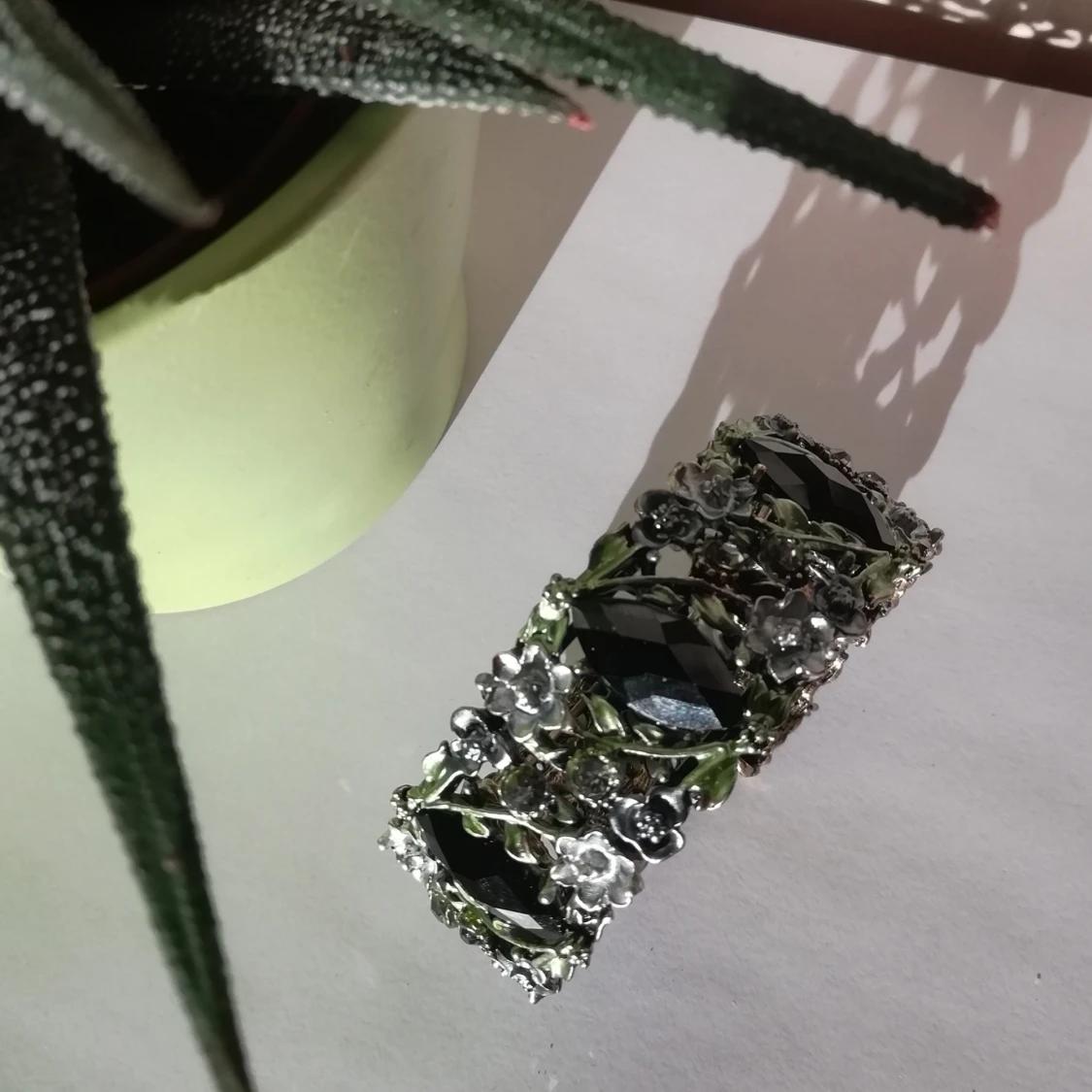 Somrigt armband  - 90