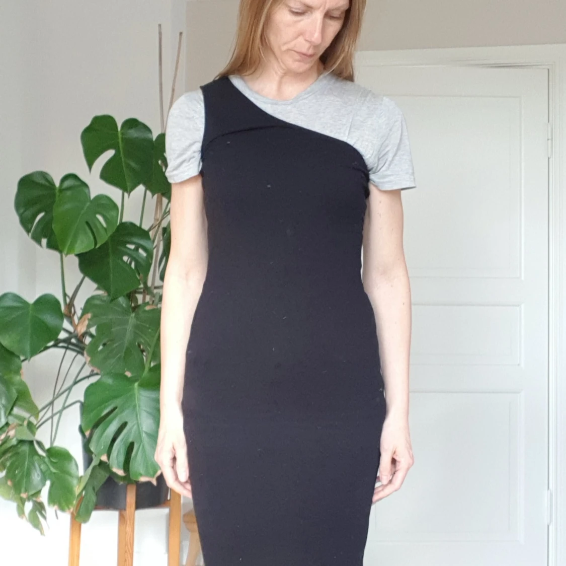 Weekday - asymmetrisk klänning - 90