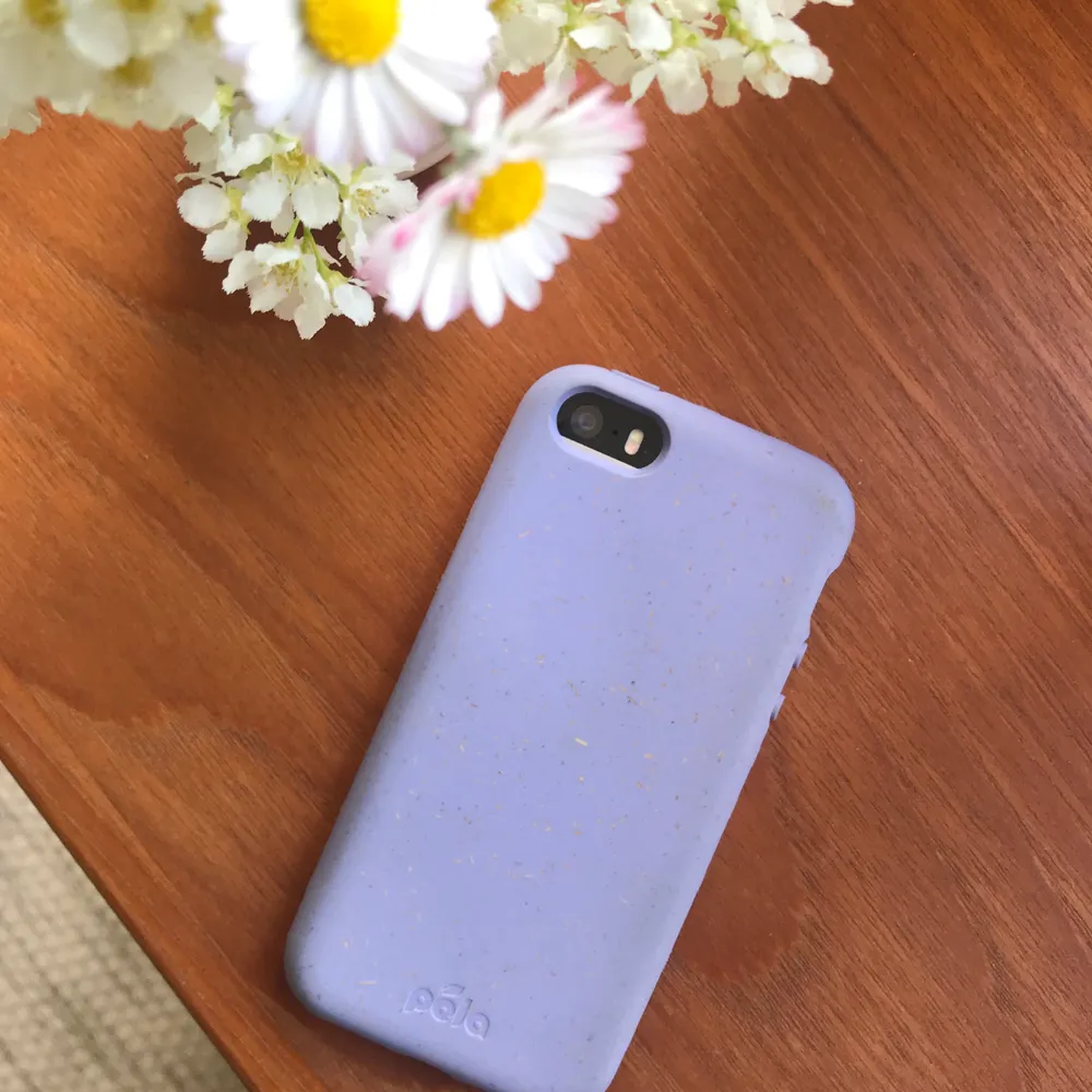 (Frakt ingår) pga ny stor(😫) telefon säljer jag mitt skal i färgen Lavender från Péla Case. Skalet är biologiskt nedbrytbart<3 har haft det ca 3 mån, med andra ord i väldigt fint skick och såklart rengjort:). Accessoarer.
