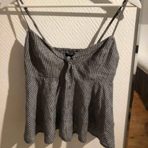  - Superfint linne från Abercrombie & fitch. Endast använt 2 ggr. Storlek M men passar även S. 💕