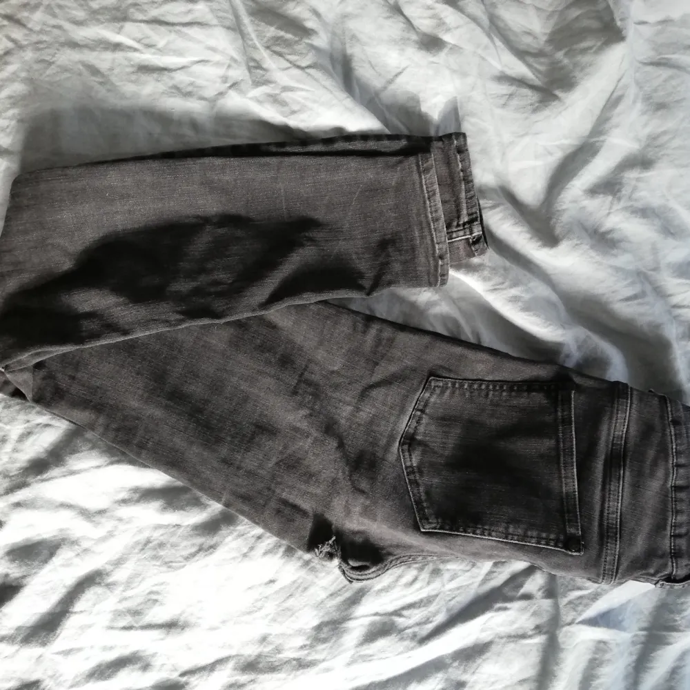 Jättefina jeans från twist & tango. Trasiga i grenen som går att laga 😊. Jeans & Byxor.