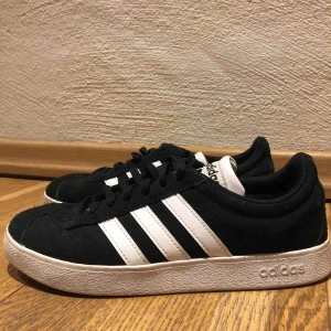  - Adidas skor i bra skick! 