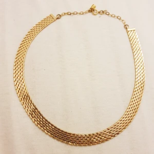  - Halsband, har inte används. 