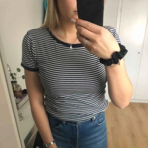  - Randig tröja från ginatricot, mycket mysig! 