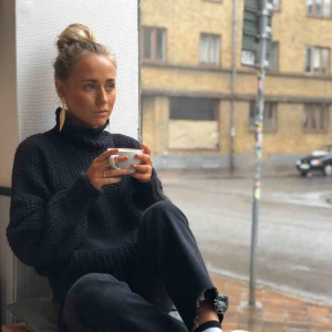  - Grovt stickad tröja, supermysig! Frakt tillkommer 