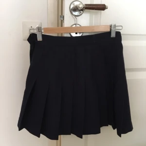  - Blå American Apparel tennis skirt. Fint skick! 