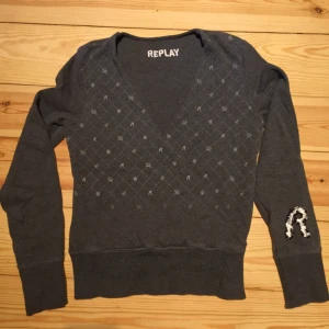  - Grå tröja från Replay 170kr ingår frakt