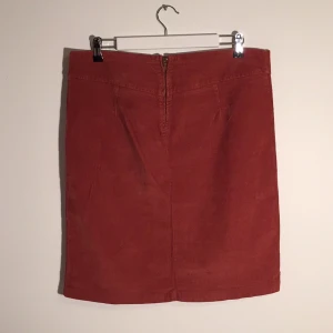  - United Colours of Benetton, velvet, rusty orange stretch skirt, knee-length