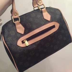  - Säljer denna väska köpt i Spanien för 250:-🌸