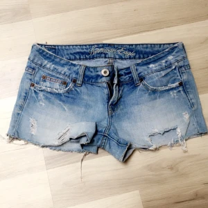  - Shorts ifrån American Eagle. Endast provade!