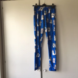  - Leggins med Pocahontas-print! Köpt i London! 