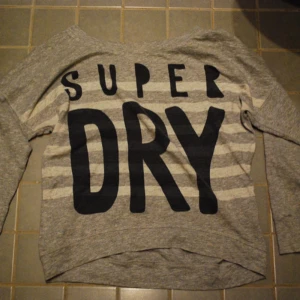  - Superdry Japan fint skick! Storlek 34-36! 💚