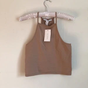  - Helt ny top från Nelly, liten i storleken 🦄inklusive frakt