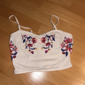 Linne - Så fint linne, fått av mamma så har ingen aning vart den kommer ifrån, men så bra kvalité och inga defekter!