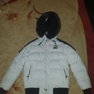 Kings Will dream jack storlek M  - Jackan är ny använd