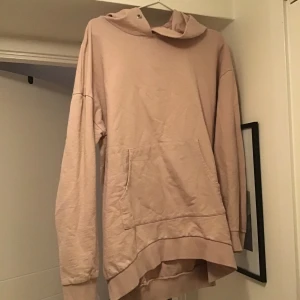 Hoodie - Ljusrosa herr hoodie från lager 157, längre passform