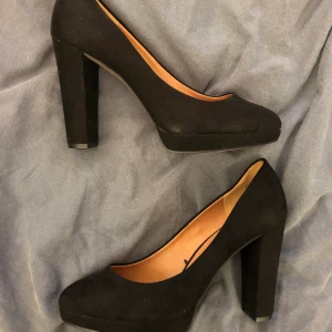 Klackar från H&M - Ett par klackar från H&M i storlek 40. Köparen står för frakten💕