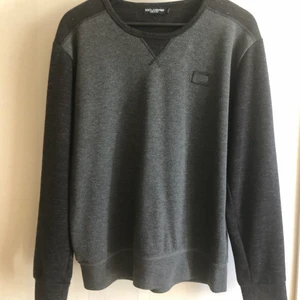 Dolce & Gabbana tröja Stl M - Grym tröja från D&G. Passar M (stor S eller liten L). 