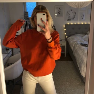 Sweatshirt - Säljer denna populära sweatshirt från h&m’s killavdelning. Använd fåtal gånger! Kan både frakta o mötas upp men köparen står för frakten :)