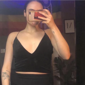 Topp från Gina Tricot - Fin topp, inte använd så mycket så den är i bra skick