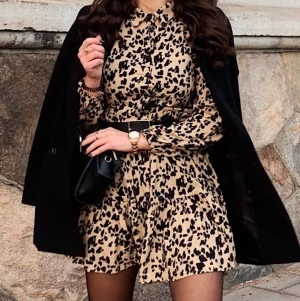 Fall dress - Helt magiskt klänning, passar perfekt nu till höst/vinter och t.o.m. våren också! 