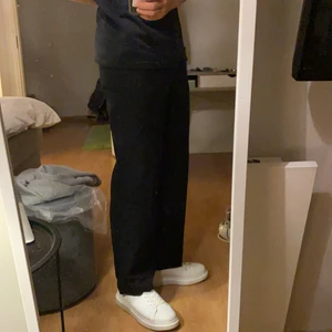 Kostymbyxor - Snygga svarta kostymbyxor som inte är använda, frakt ingår i priset