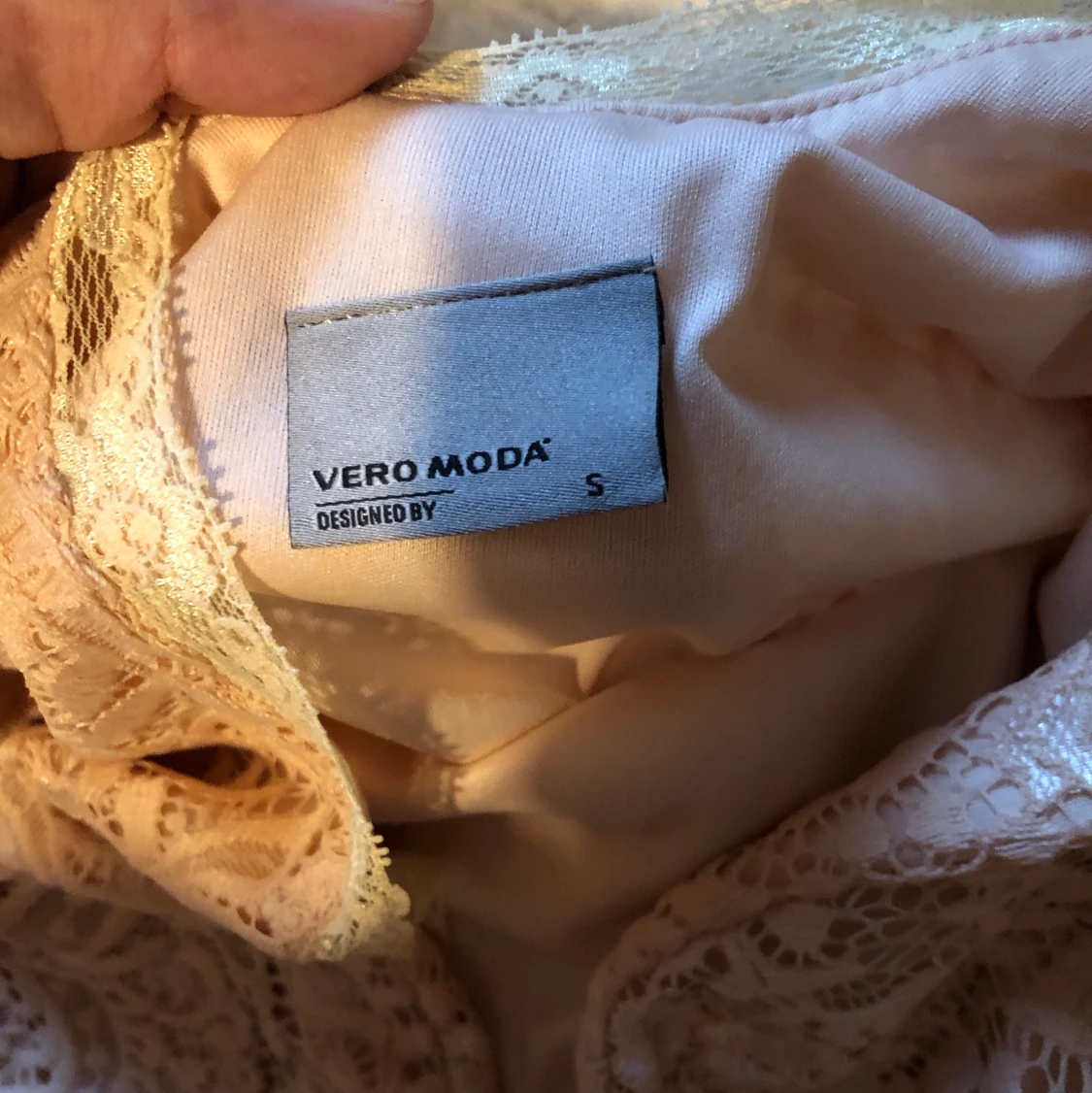 Spetsklänning  - 91