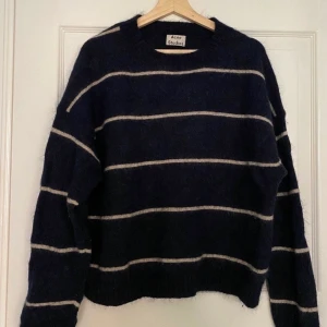 Acne Studios Mohair tröja  - En jätte fin mysig acne studios mohair tröja i storlek medium 