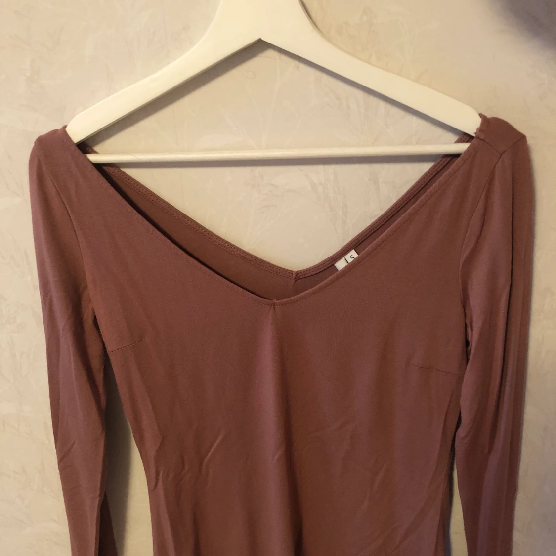 ROSA OFFSHOULDER TOPP - 90