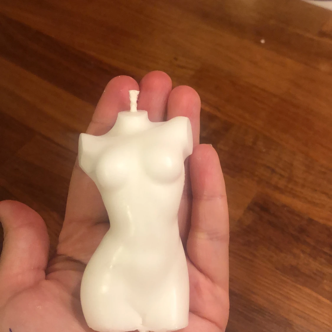 Ljus kvinnokropp - 91