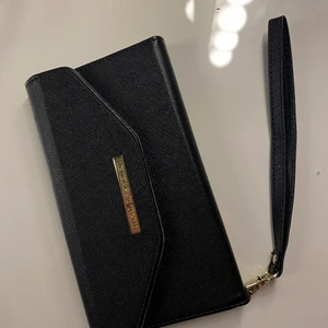 Skal 8 plus  - Säljer lite skal för iPhone 8 Plus som även funkar för 7 plus, alla är i fint skick :)